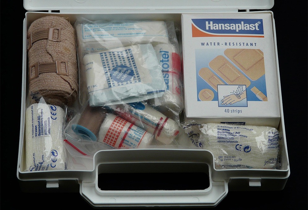 Car emergency first aid kit