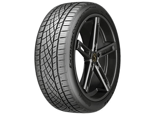 Continental ExtremeContact DWS06 Plus All season tire